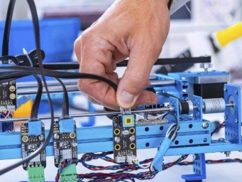 工信部部长发声：绝不容忍非理性竞争毁掉一个企业